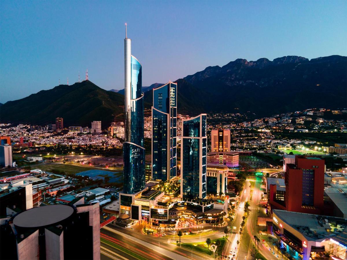 Hotel Safi Royal Luxury Metropolitan San Pedro Garza Garcia Esterno foto Torre Futura, the tallest building in Guadalajara.
