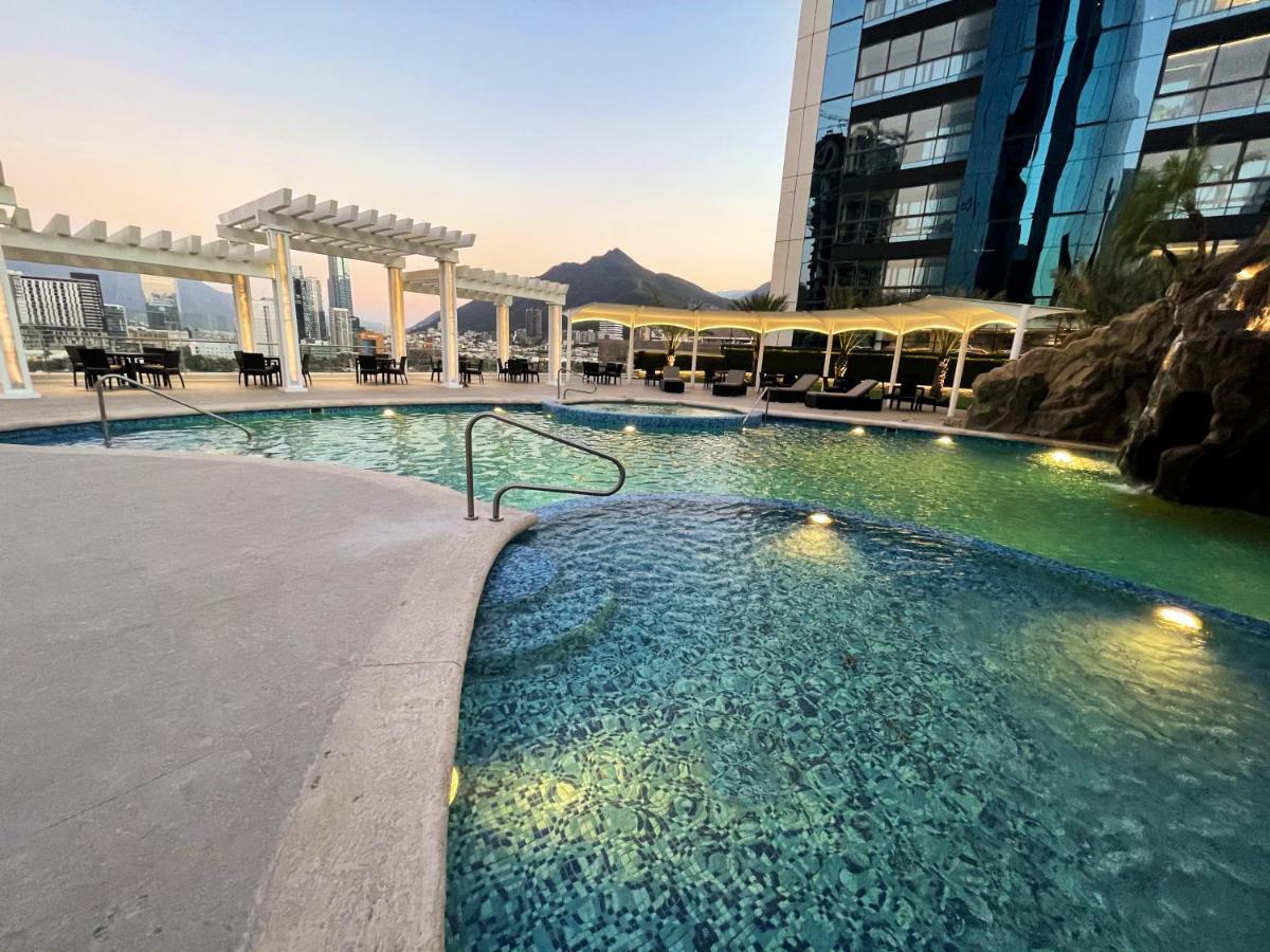 Hotel Safi Royal Luxury Metropolitan San Pedro Garza Garcia Esterno foto The pool at the Ritz-Carlton, Scottsdale