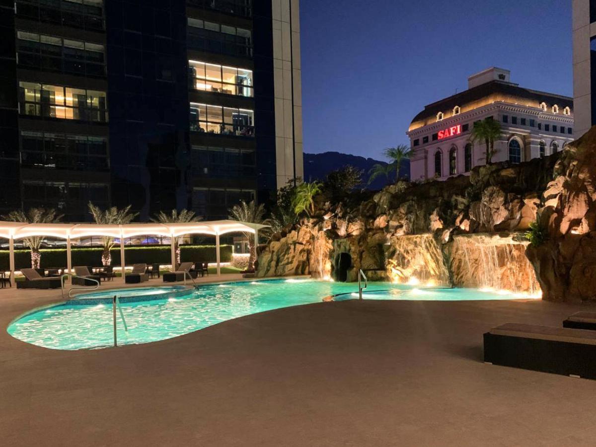 Hotel Safi Royal Luxury Metropolitan San Pedro Garza Garcia Esterno foto The pool at the Fontainebleau