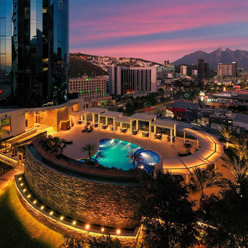 Hotel Safi Royal Luxury Metropolitan San Pedro Garza Garcia Servizi foto The pool at the JW Marriott Scottsdale Resort and Spa at Camelback Inn