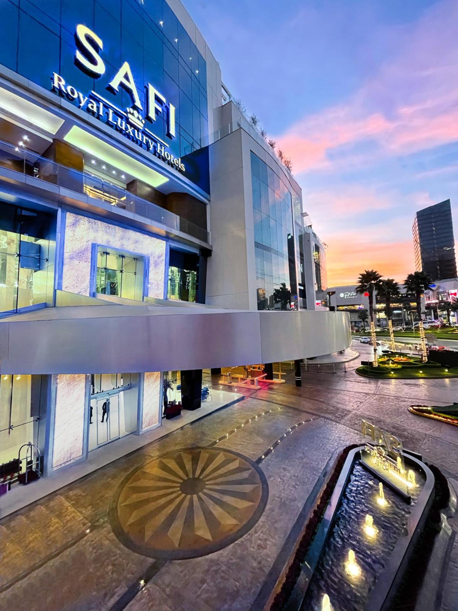 Hotel Safi Royal Luxury Metropolitan San Pedro Garza Garcia Esterno foto The Village Outlets